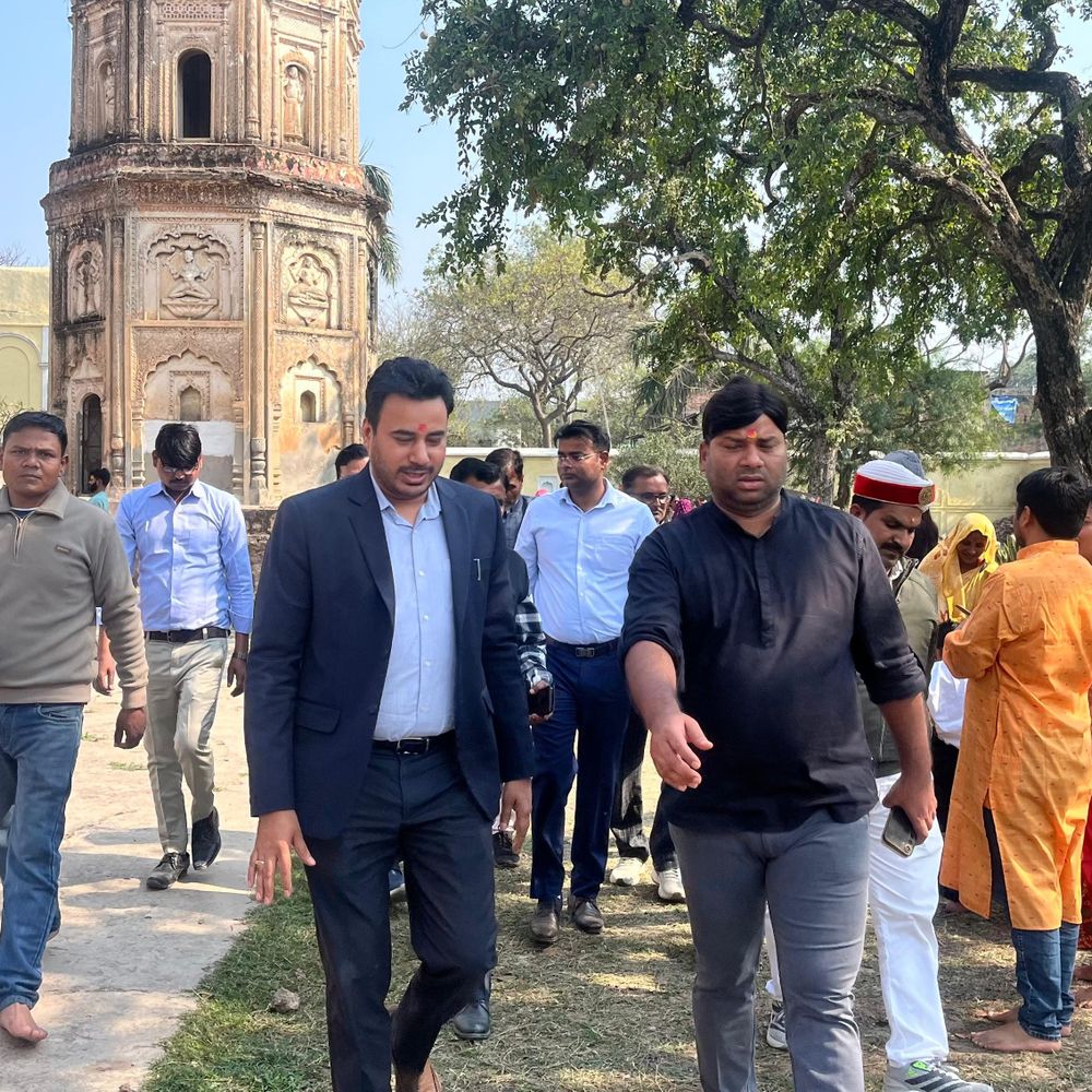 महाशिवरात्रि पर शिवालयों में उमड़ी श्रद्धालुओं की भीड़:लखीमपुर खीरी में मंदिरों में 'हर-हर महादेव' के जयघोष गूंजे