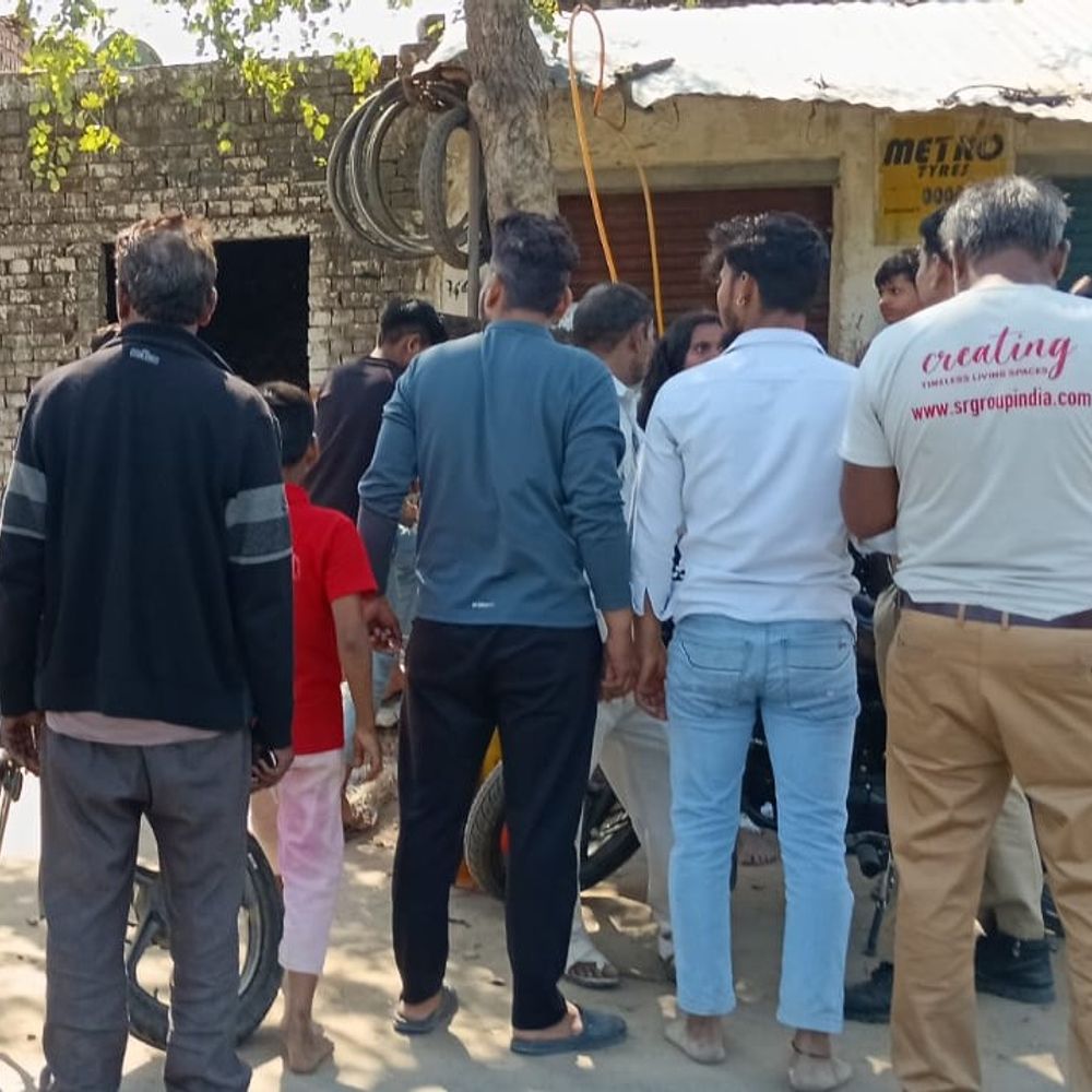 फिरोजाबाद में कांवड़ यात्रियों से छेड़छाड़, मारपीट:युवतियों के साथ चल रहे युवक से मारपीट, आरोपियों पर मुकदमा दर्ज