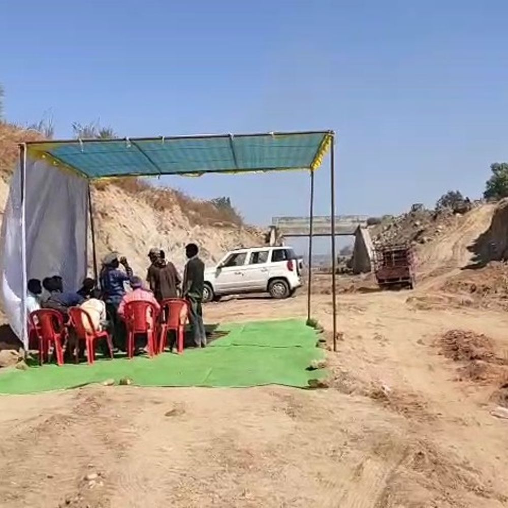 पेंड्रारोड-गेवरा रोड रेलवेलाइन का काम ठप:  भुगतान विवादों में उलझा प्रोजेक्ट, ठेकेदार अनिश्चितकालीन अनशन पर – Gaurela News