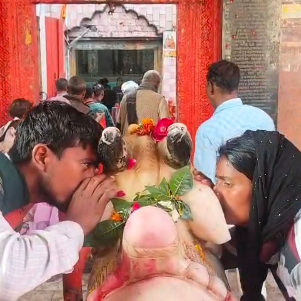 लोधेश्वर महादेव मंदिर में महाशिवरात्रि पर भक्तों की भीड़:जलाभिषेक के लिए उमड़े श्रद्धालु, सुरक्षा के पुख्ता इंतजाम