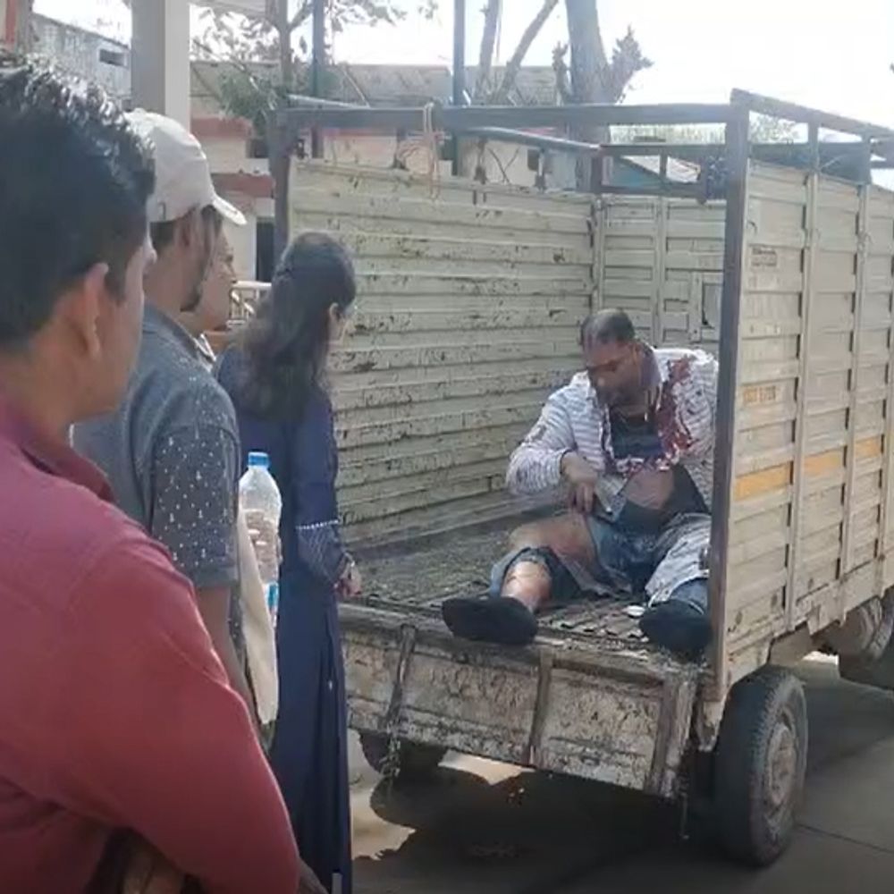 निरीक्षण पर निकले PMGSY इंजीनियर सड़क हादसे में घायल:तेज रफ्तार कार टक्कर मारकर हुई फरार, इंजीनियर सिम्स रेफर, पुलिस जांच में जुटी