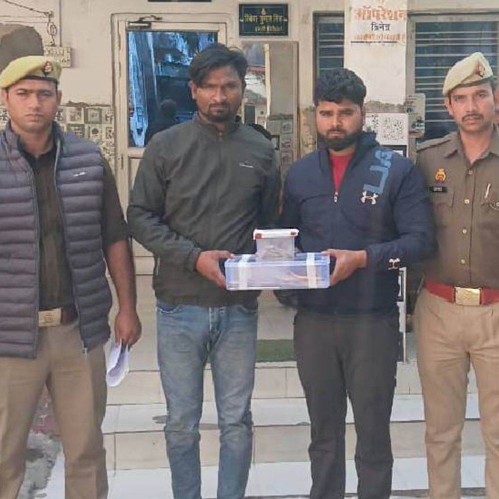 कानपुर में पुलिस अधिकारी बन ठगी करने वाले 2 अरेस्ट:अश्लील वीडियो देखने का आरोप लगाकर बनाते थे शिकार
