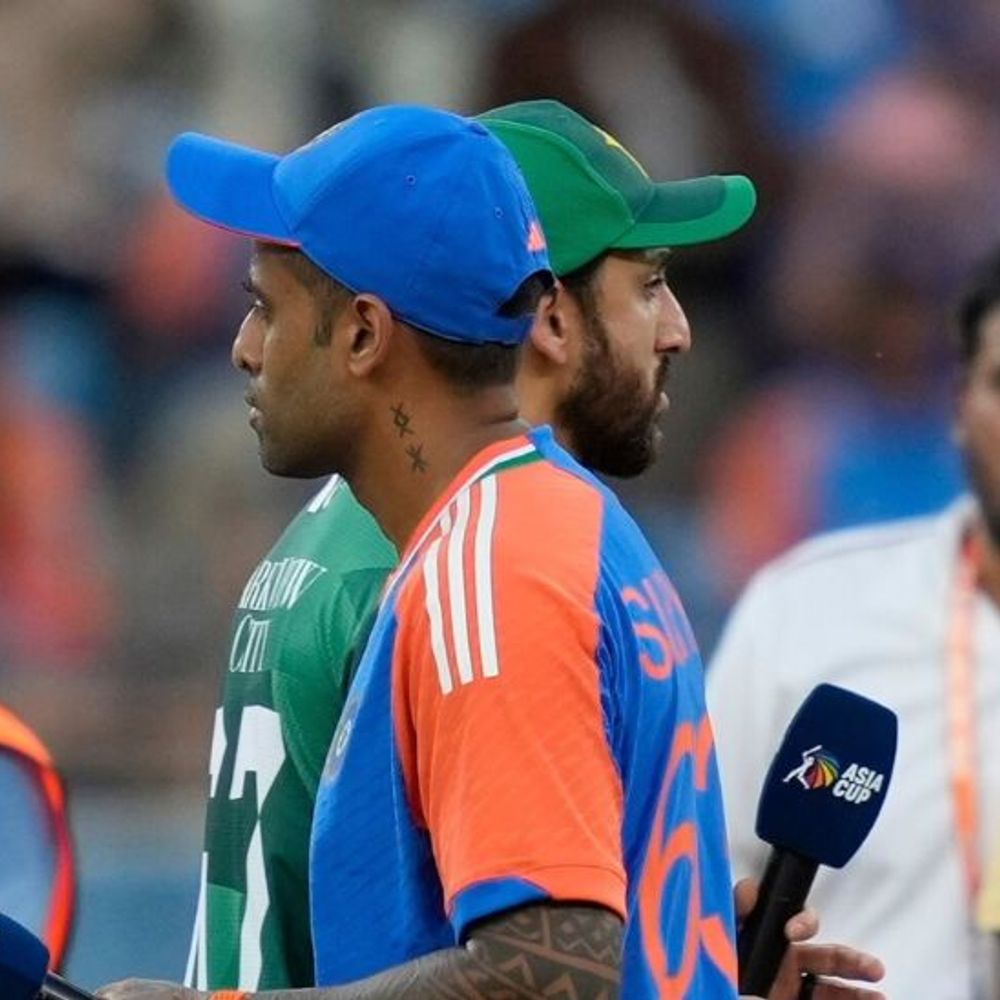 वर्ल्डकप में IND-PAK मैच-पाकिस्तानियों से हाथ नहीं मिलाएगी टीम इंडिया:स्पिनर उस्मान तारिक बड़ी चुनौती; सैमसन की जगह अभिषेक का खेलना लगभग तय