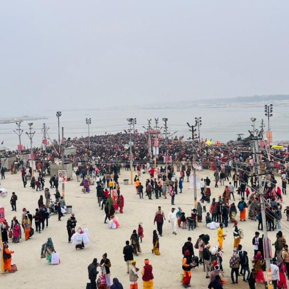 महाशिवरात्रि पर संगम में श्रद्धालुओं का जनसैलाब, ड्रोन VIDEO:40 लाख श्रद्धालुओं ने लगाई आस्था की डुबकी, बनाया रिकॉर्ड