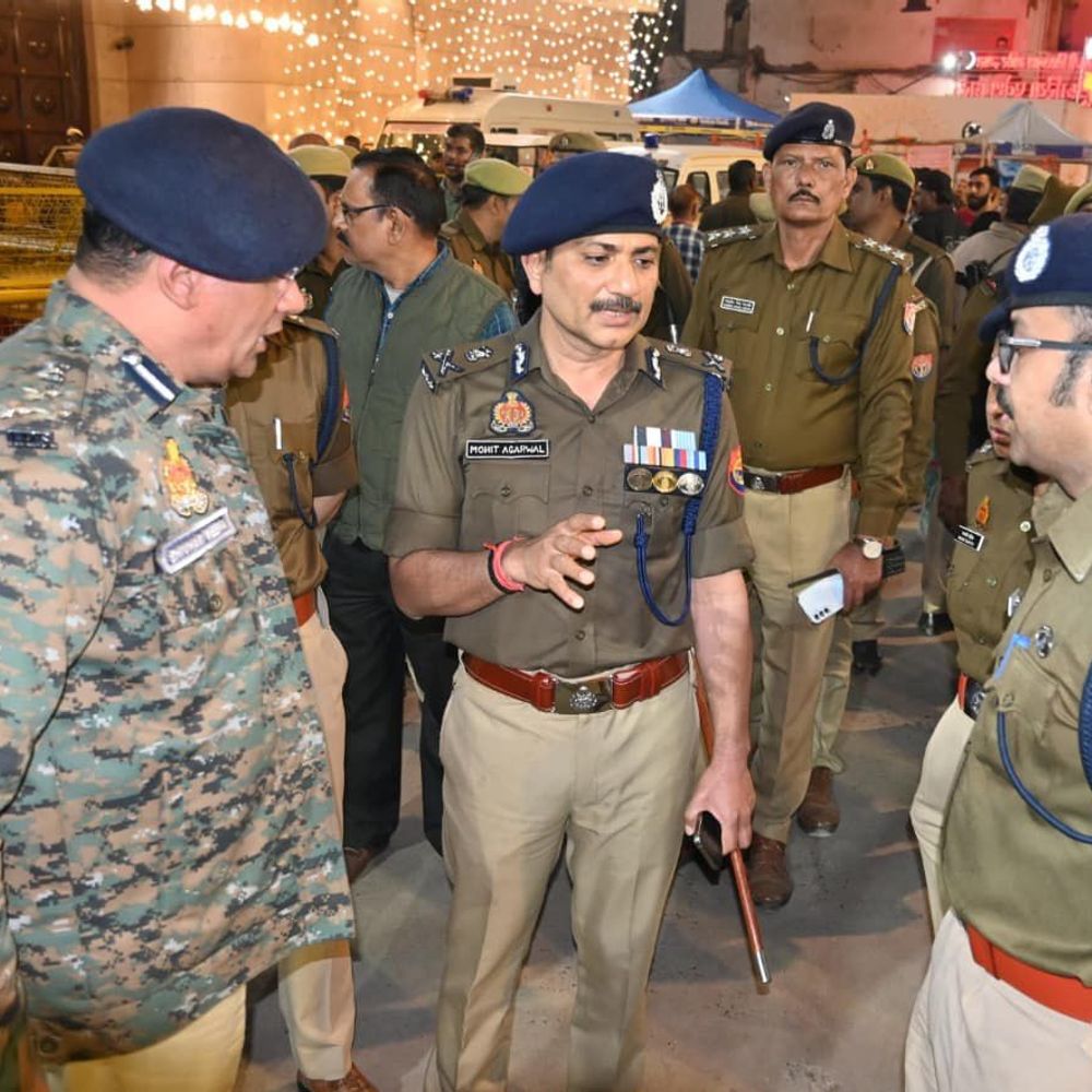 काशी-विश्वनाथ परिक्षेत्र के 4 जोन में 2000 सुरक्षाकर्मियों को कमान:13 सेक्टर-30 सब सेक्टर में बांटे मंदिर-घाट, थ्री लेयर सिक्योरिटी के साथ CCTV-ड्रोन से निगरानी