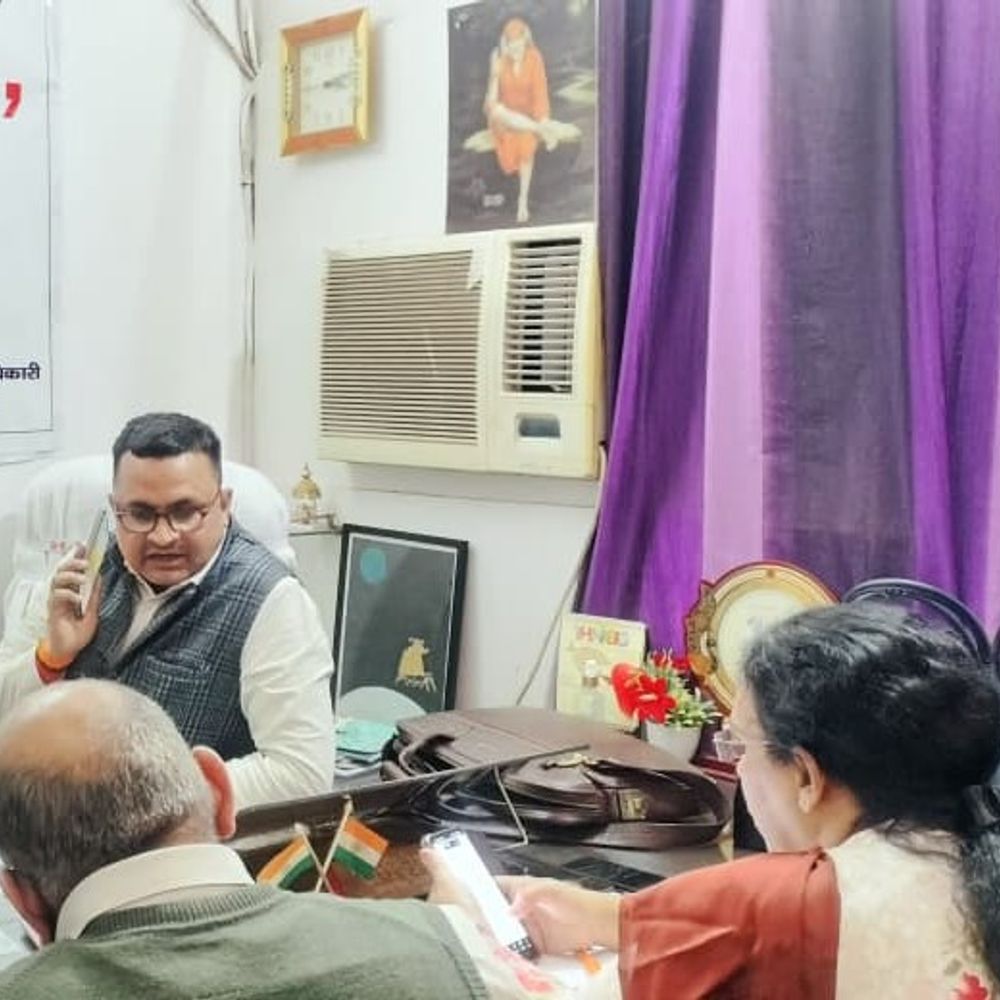 लखनऊ में बोर्ड एग्जाम के लिए विज्ञान चेतना हेल्पलाइन शुरू:पहले दिन 130 कॉल आईं, एक्सपर्ट्स बोले- सोशल मीडिया से दूर रहें