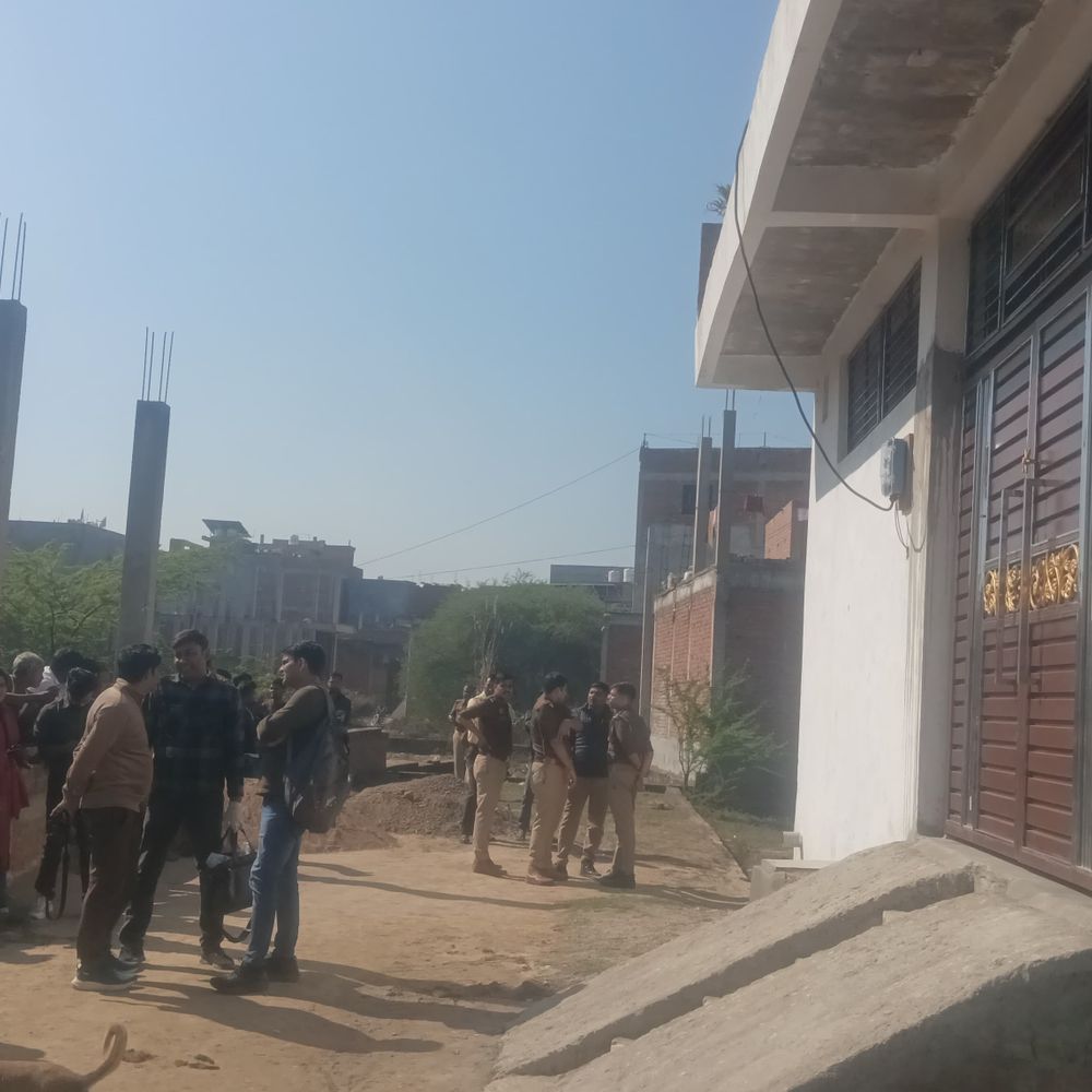 पत्नी-बेटे को रिटायर फौजी ने गोली मारी:कानपुर में हत्या के बाद खुद ट्रेन से कटकर सुसाइड किया, पुलिस पहुंची