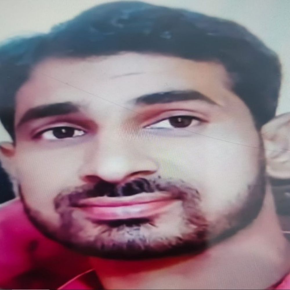 शाहजहांपुर में लापता युवक का शव पेड़ से लटका मिला:पोस्टमार्टम में हैंगिंग मौत का कारण, परिजन बोले- पुलिस ने नहीं की तलाश