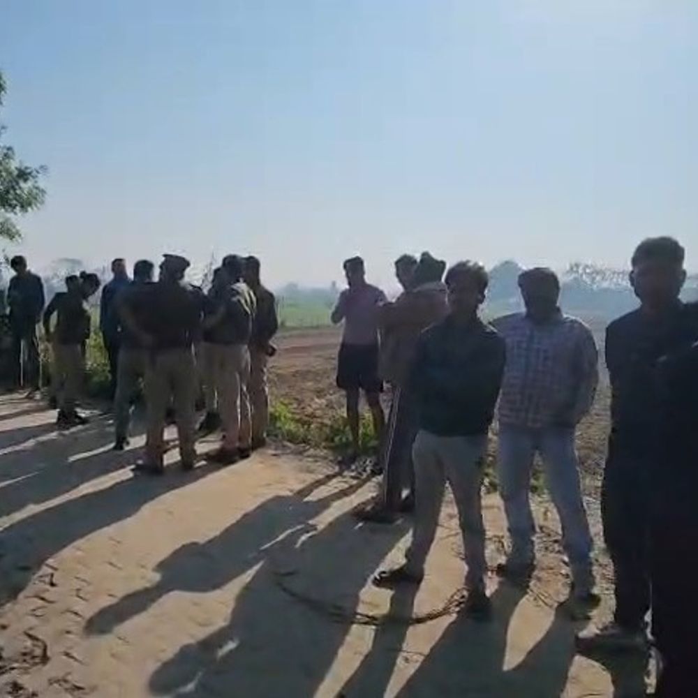 कन्नौज में किसान की मौत पर हंगामा:परिजनों ने हत्या का आरोप लगाया, शव हटाने पर पुलिस से झड़प