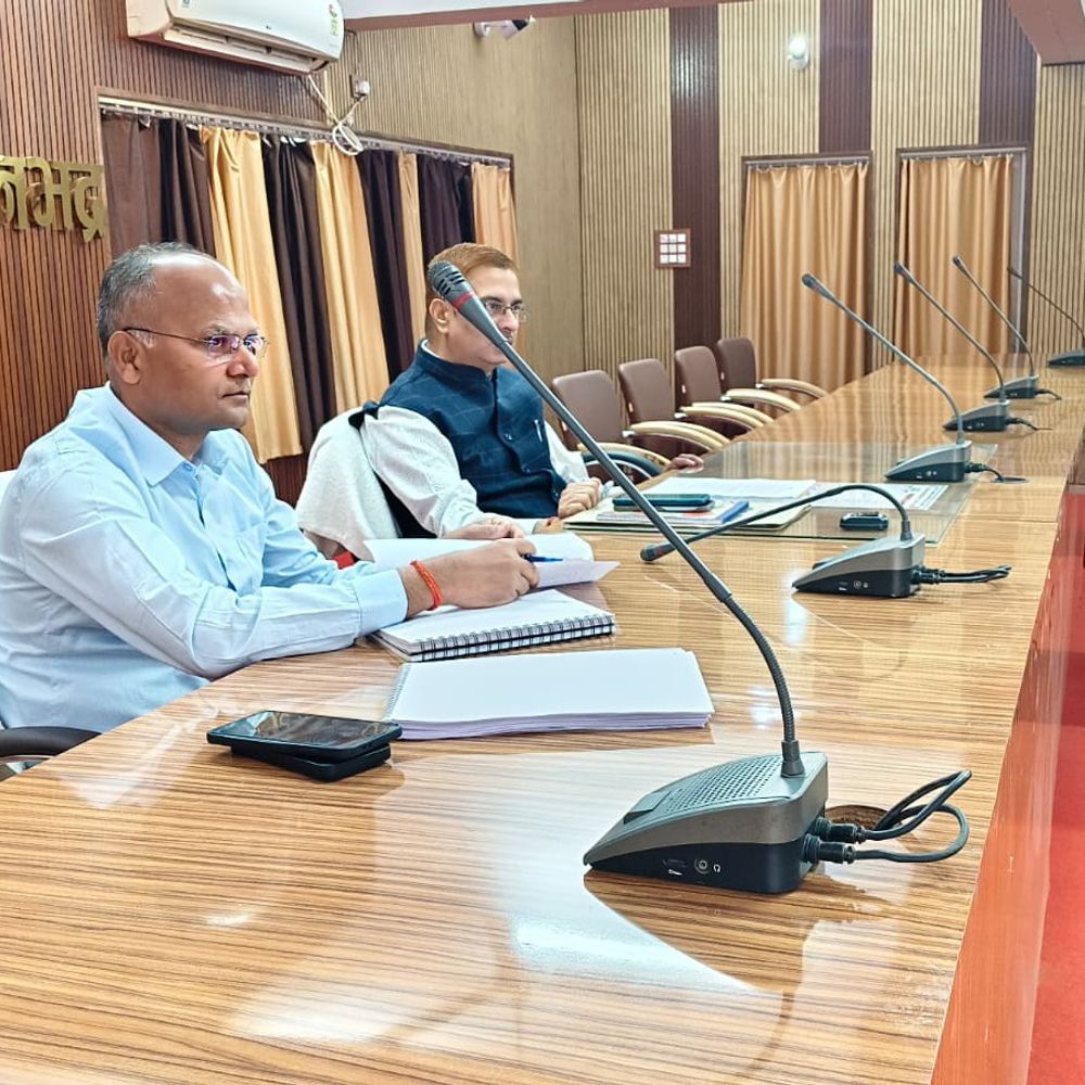 सोनभद्र में अवैध खनन को लेकर डीएम सख्त:लापरवाही पर संबंधित अधिकारियों पर होगी कड़ी कार्रवाई