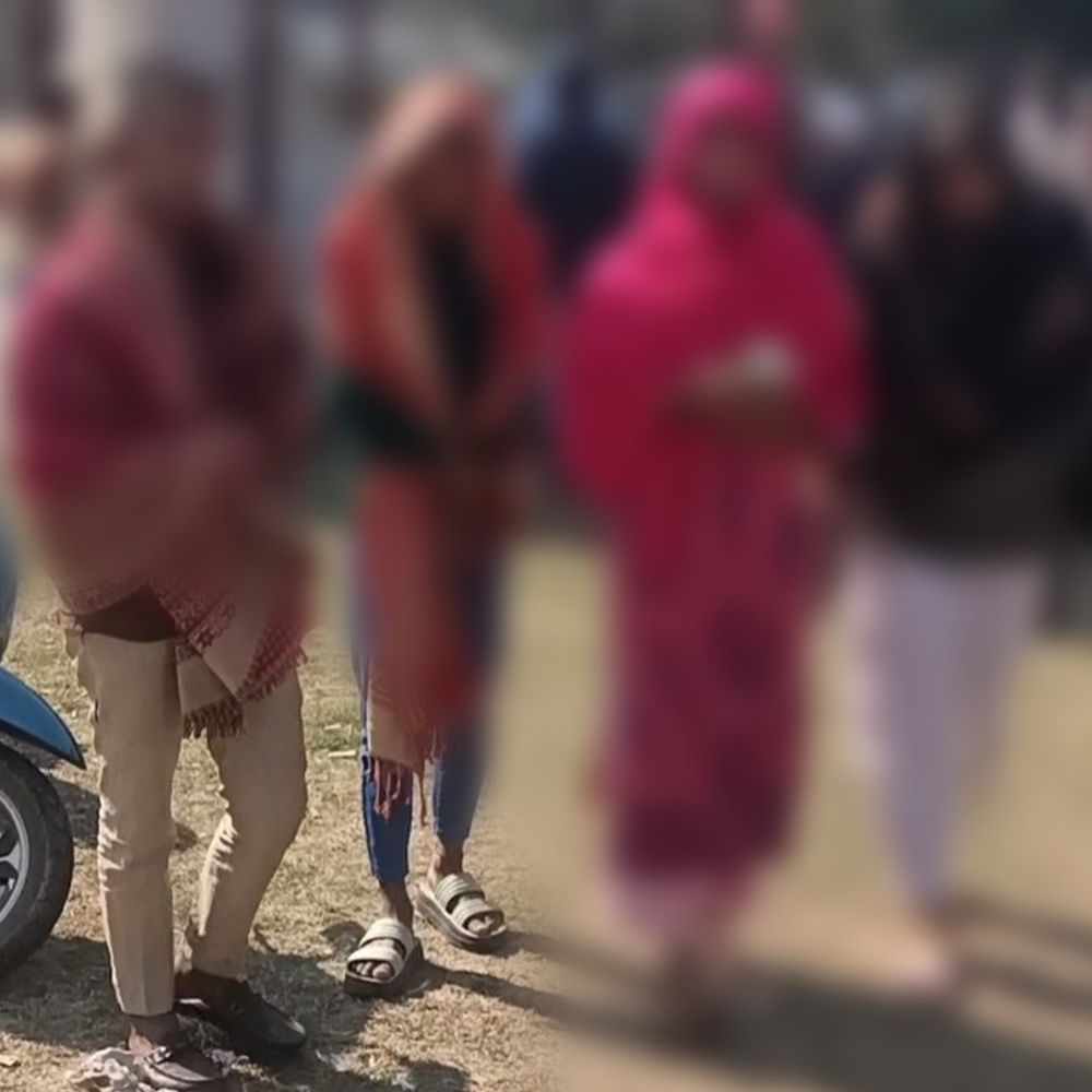 बदायूं में किन्नरों को बंधक बनाकर पीटा, बाल काटे:हमलावरों ने जेवर और नकदी लूट ली, पुलिस ने चारों को छुड़ाया