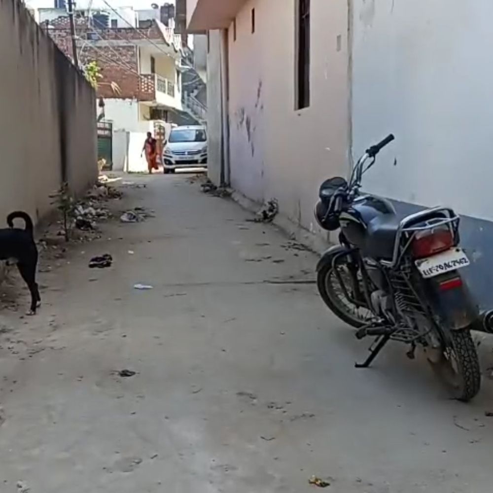 प्रयागराज के तेलियरगंज में 15 दिनों से पानी अपूर्ति ठप:बूंद-बूंद को तरसे लोग, नगर निगम से CM हेल्पलाइन तक शिकायत, नहीं कोई असर