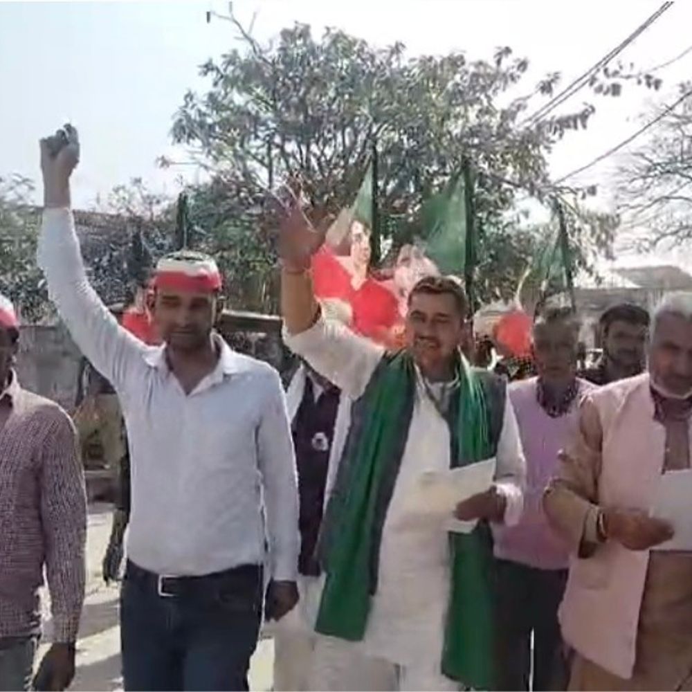 अमेरिका व्यापार डील से कृषि उत्पाद बाहर रखने की मांग:संभल में किसान मजदूर संगठन का प्रदर्शन, दिल्ली घेराव की चेतावनी