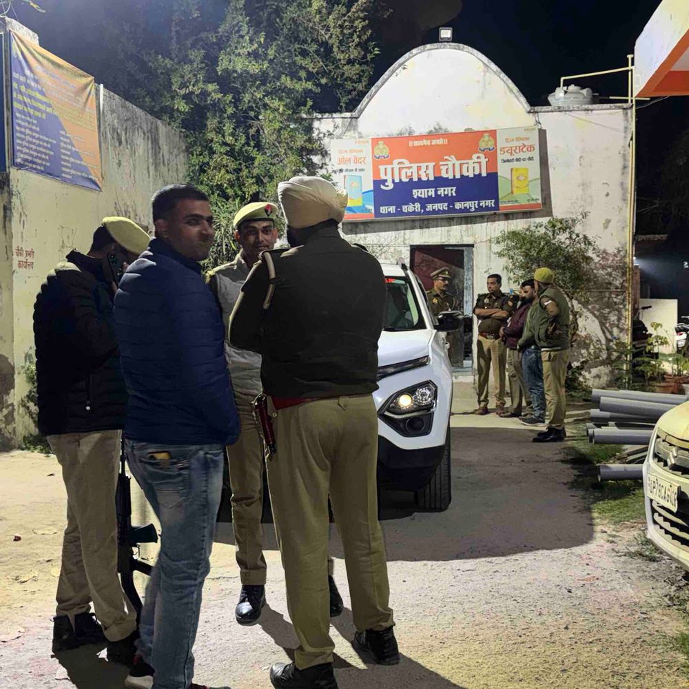 कानपुर में बैंक से निकले युवक से लूट:बाइक सवार बदमाशों ने कट्टे से पीटा, 8 लाख रुपए लूटे