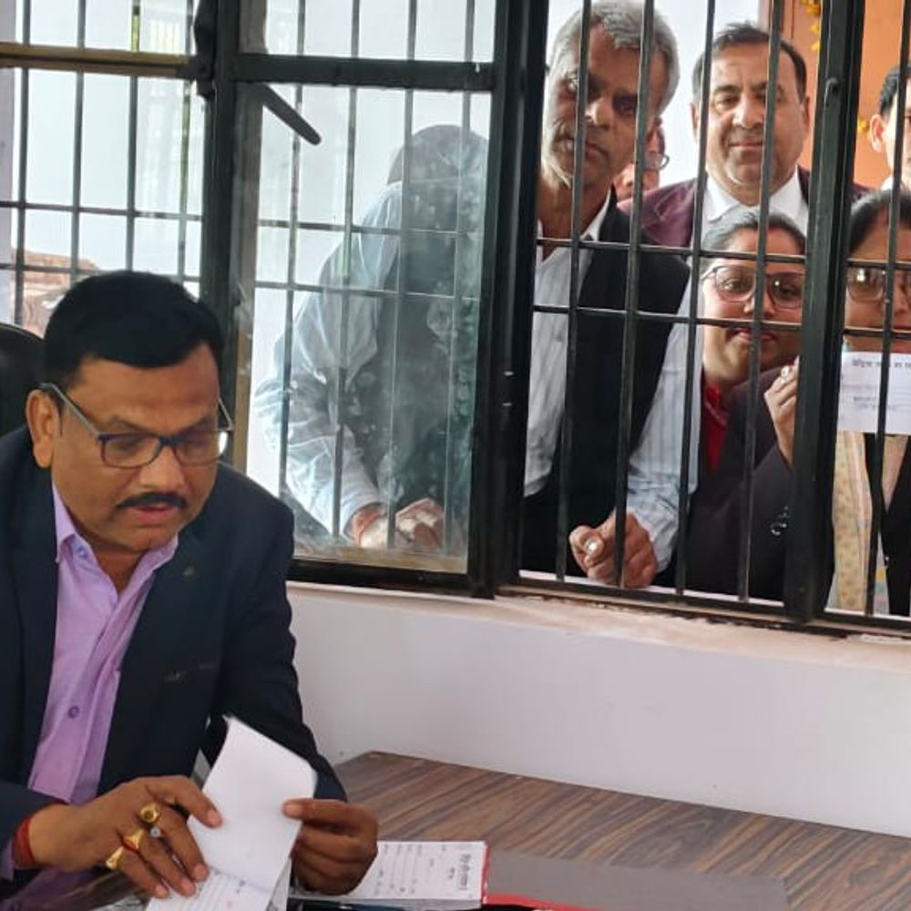 जालौन अधिवक्ता संघ चुनाव के लिए नामांकन प्रक्रिया पूरी:अध्यक्ष पद के लिए 5 नामांकन, 27 फरवरी को होगा मतदान