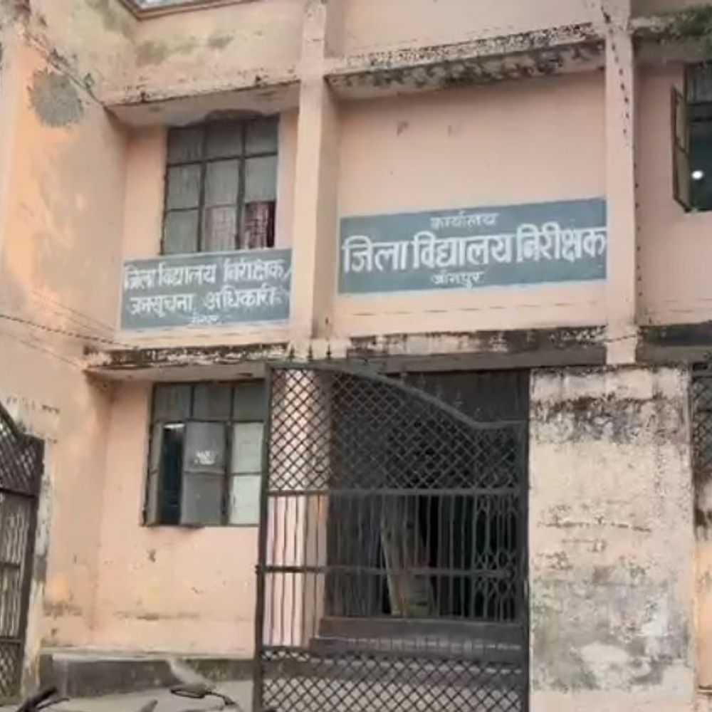 बोर्ड परीक्षा में 220 छात्रों की जानकारी में त्रुटियां:जौनपुर में नाम, विषय, फोटो गलत, सुधार न होने से भविष्य अनिश्चित