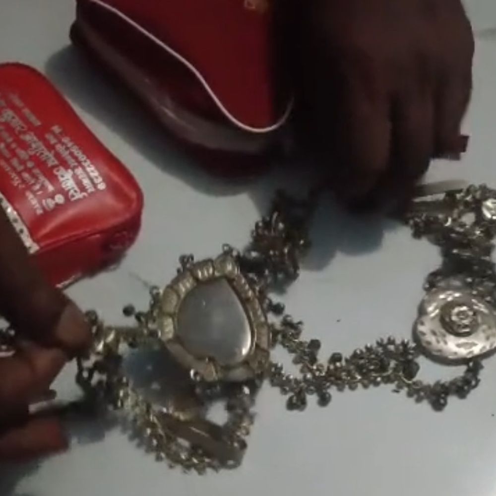 सचेंडी में बंद घर से लाखों की चोरी:मेन गेट का ताला तोड़कर अंदर घुसे चोर, शिवरात्रि मनाने पिता के घर गया था परिवार