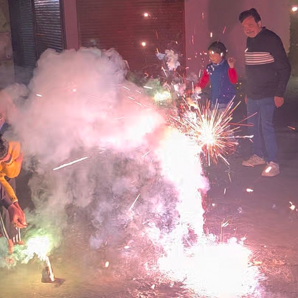 भारत ने पाकिस्तान को 61 रन से हराया:संभल कल्कि नगरी में आतिशबाजी, तिरंगा लहराकर क्रिकेट प्रेमियों ने मनाया जश्न