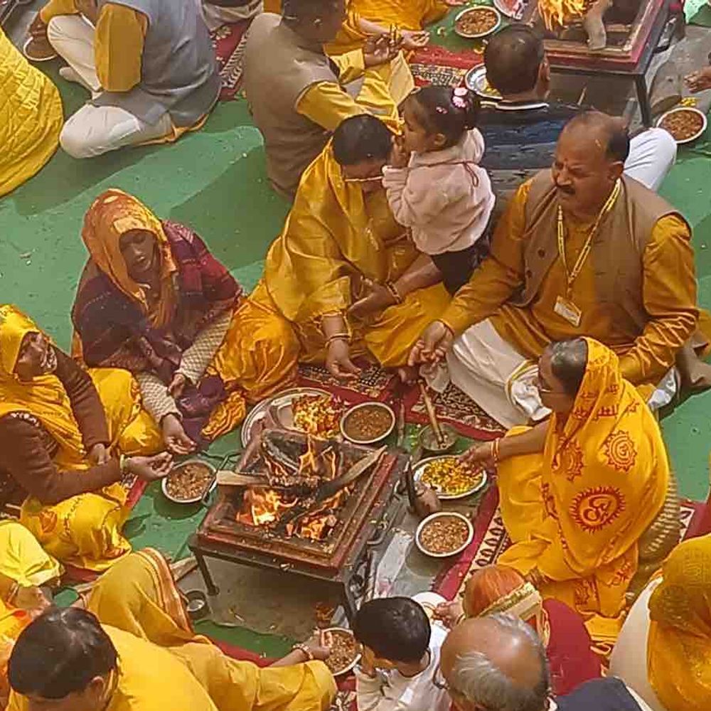 बुलंदशहर में गायत्री पीठ का वार्षिकोत्सव:महारुद्राभिषेक, 11 कुण्डीय महायज्ञ और सामूहिक विवाह कराया गया