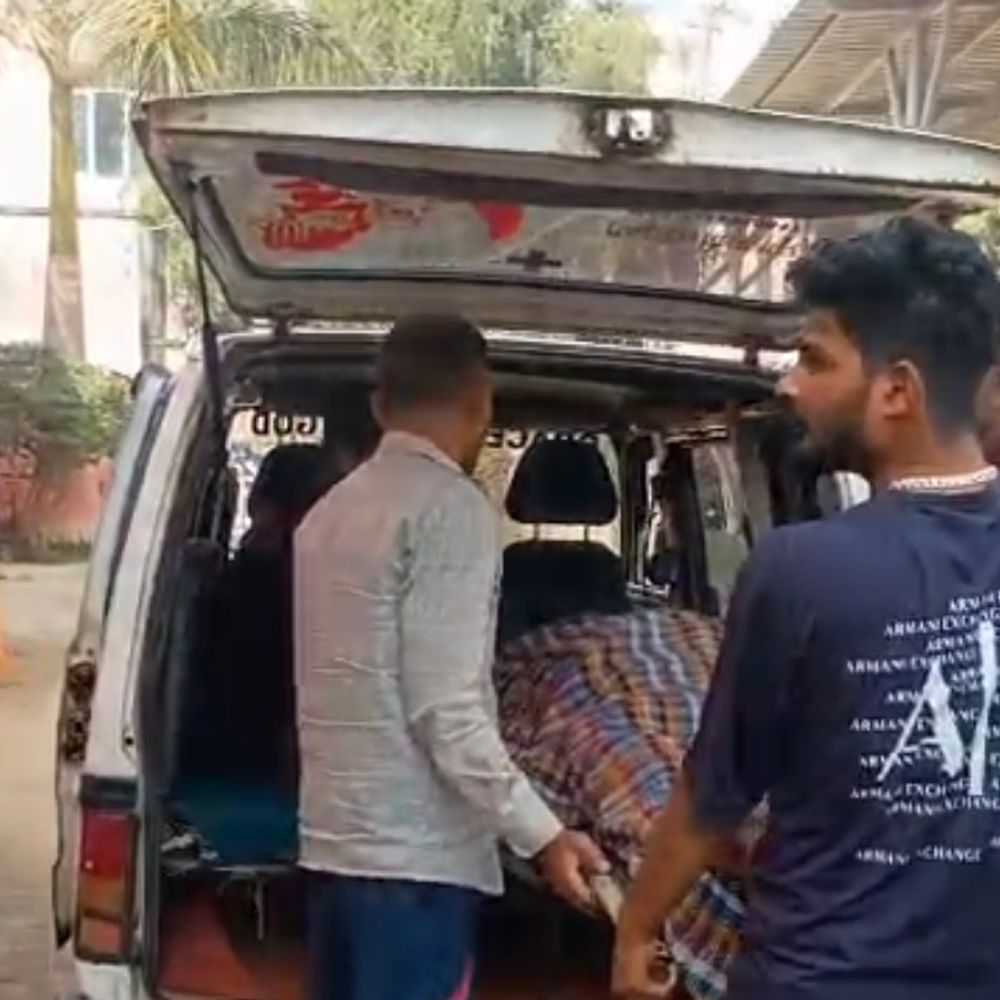 बिजनौर में ट्रक-बाइक की टक्कर,:युवक की मौत, पीछे बैठा दोस्त गंभीर रूप से घायल