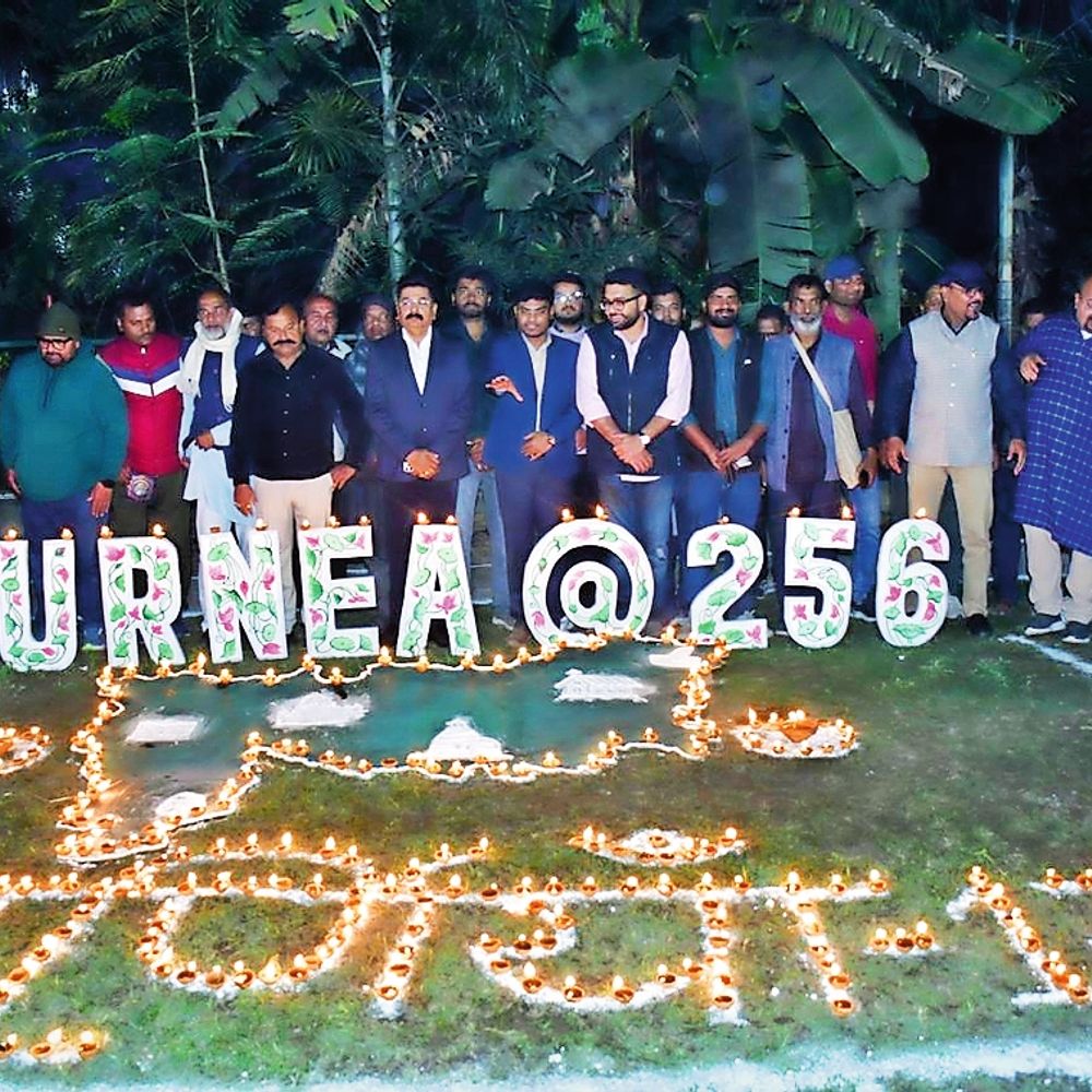 ग्रीन सिटी पार्क में जलाए गए 256 दीये