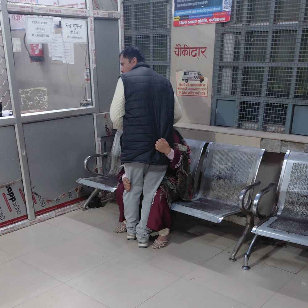 फर्रुखाबाद में ट्रैक्टर की टक्कर से दुकानदार की मौत:बाइक से घर लौटते समय हादसा, लोहिया अस्पताल में दम तोड़ा