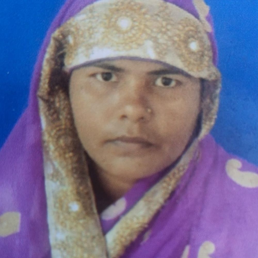 नगर पालिका कर्मचारी की संदिग्ध परिस्थितियों में मौत:हरदोई में घर में फंदे से लटका मिला महिला का शव, पुलिस जांच में जुटी