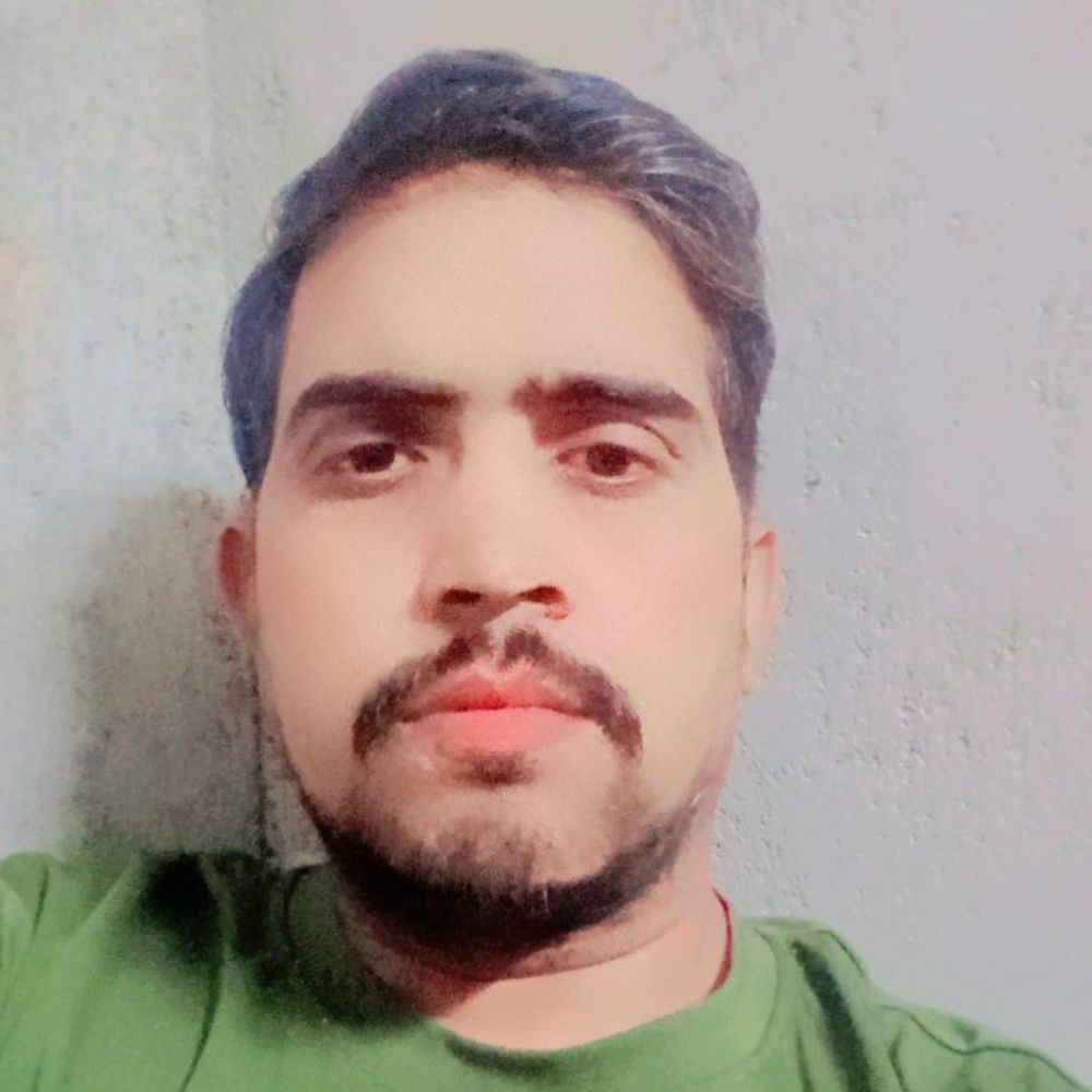 कासगंज में सड़क हादसे में युवक की मौत:कंटेनर ने ई-रिक्शा को टक्कर मारी, एक घायल; चालक फरार