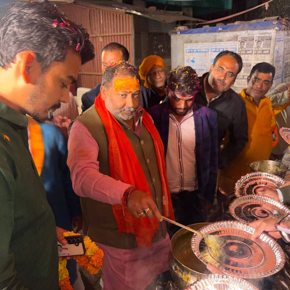 परिवहन मंत्री ने किया बाबा बालेश्वर नाथ का पूजन-अर्चन:बलिया वासियों के लिए की सुख-समृद्धि की कामना