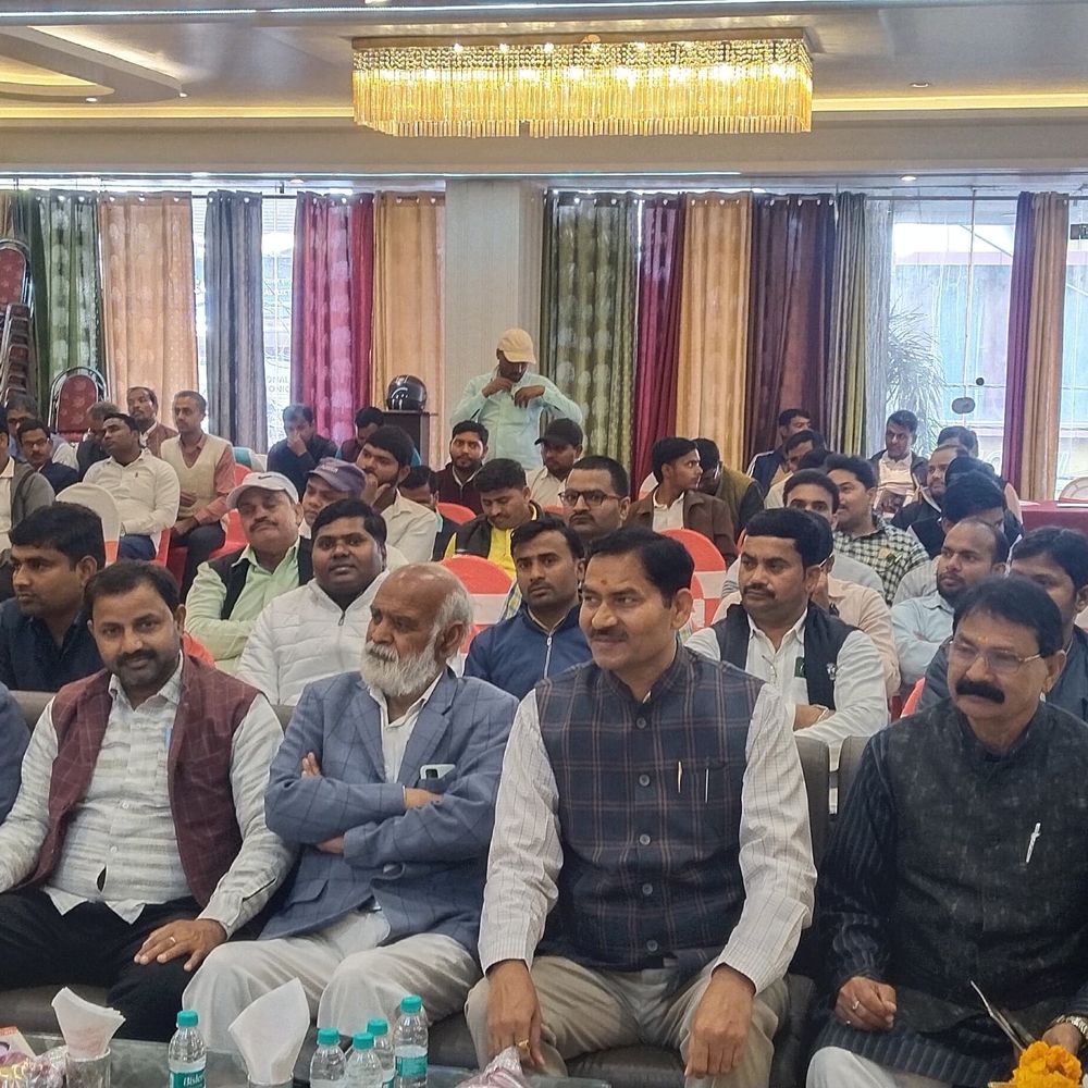 जौनपुर में डॉ. के. एन. मोदी यूनिवर्सिटी का शिक्षा सेमिनार:छात्रों को करियर विकल्प और कौशल आधारित शिक्षा पर मिला मार्गदर्शन