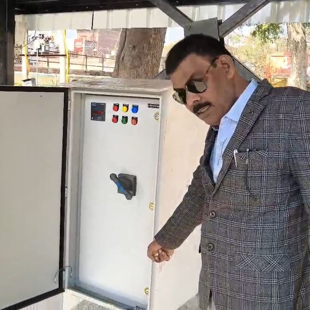 फर्रुखाबाद में इलेक्ट्रिक बसों की टेस्टिंग शुरू:यात्रियों को प्रदूषण रहित सफर मिलेगा, आगरा से कनेक्टिविटी