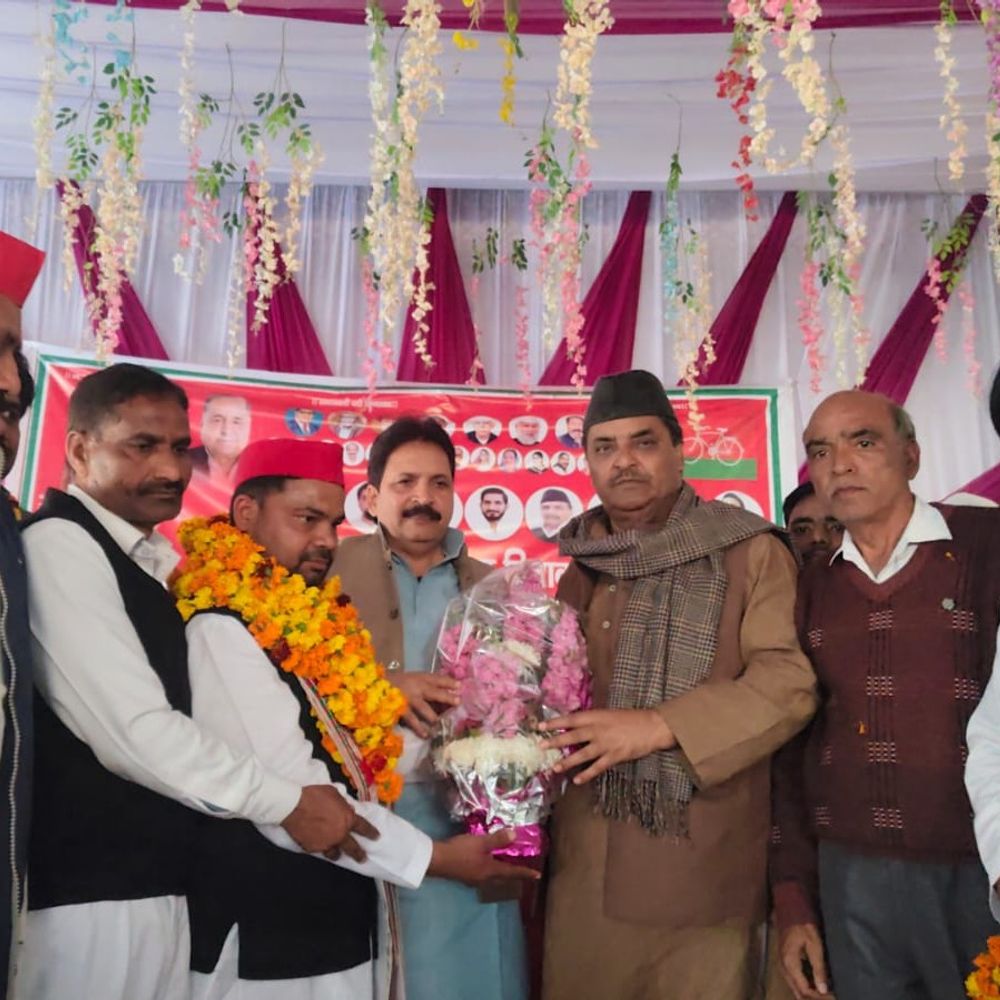 संभल में भाजपा नेता उमेशचंद्र दिवाकर सपा में शामिल:बोले- चंदौसी 40 साल पहले जैसी थी, वैसी ही है, 15 दिन में दो दलित नेताओं ने भाजपा छोड़ी