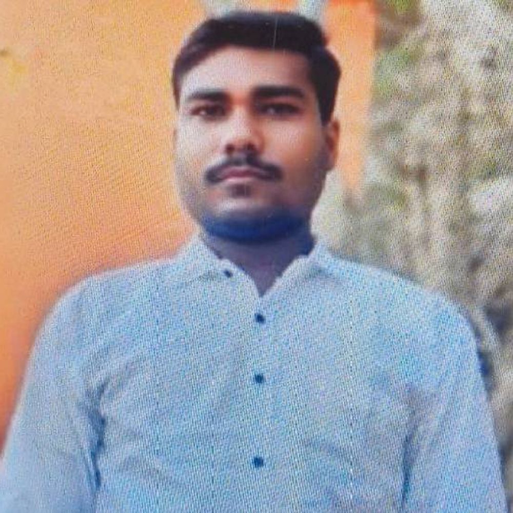 शादी से 5 दिन पहले युवक ने किया सुसाइड:झांसी में पत्थर पर लिखा- दोस्त ने मेरी मंगेतर से संबंध बनाए, पेड़ पर लटका मिला