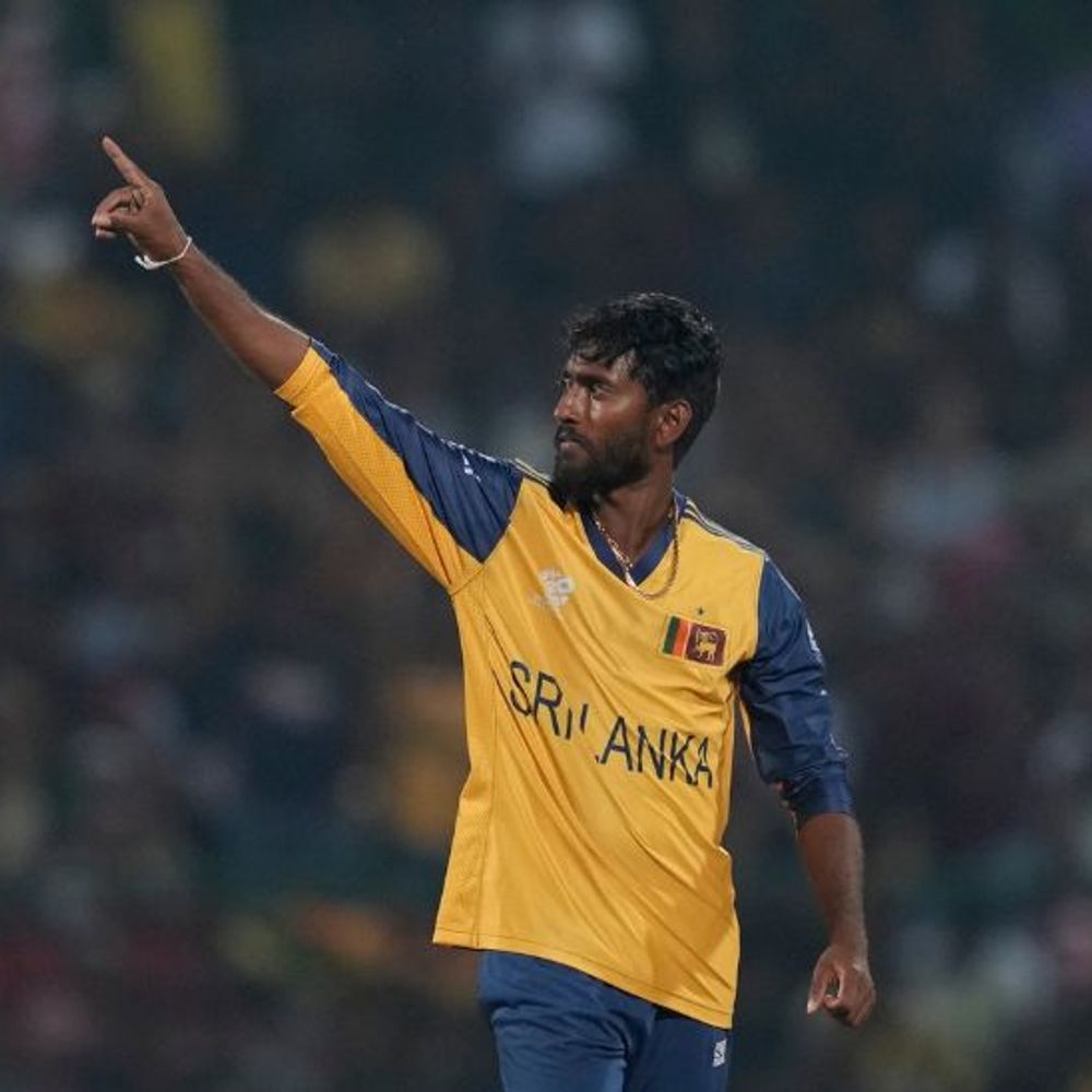 टी-20 वर्ल्डकप- ऑस्ट्रेलिया का 5वां विकेट गिरा:डेविड के बाद मैक्सवेल आउट; श्रीलंका के दुशन हेमंथा को तीसरा विकेट