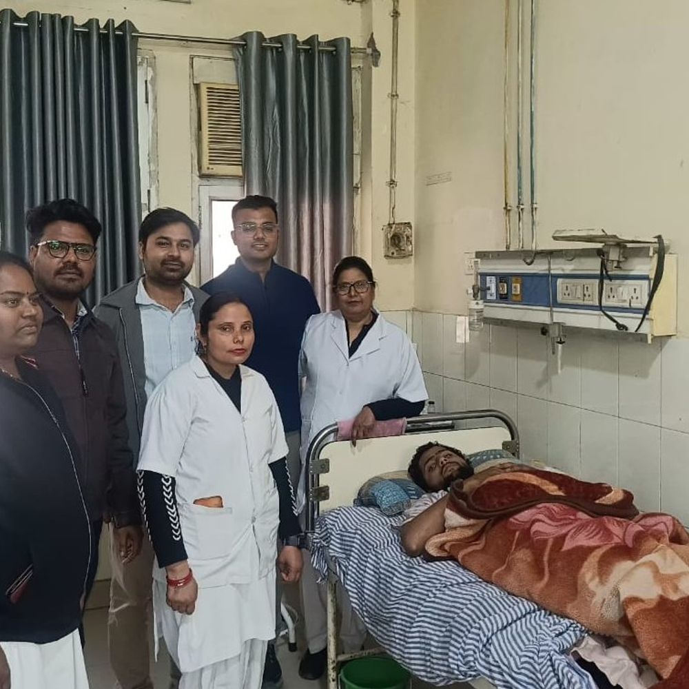 20 वर्षीय युवक की रीढ़ की जटिल सर्जरी सफल:मेरठ मेडिकल कॉलेज के डॉक्टरों ने न्यूनतम तकनीक से किया इलाज ,आधुनिक तकनीक और टीमवर्क से मिली सफलता