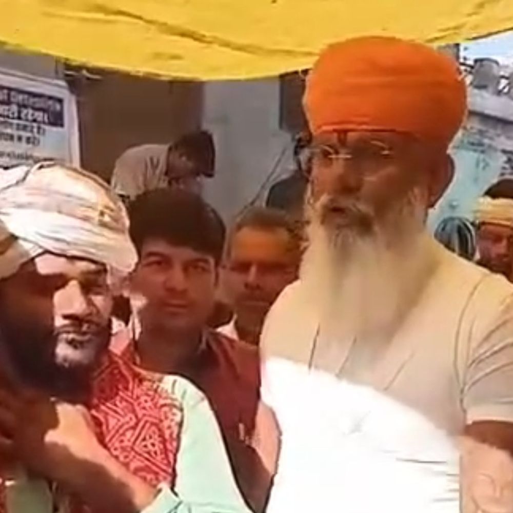 करणी सेना अध्यक्ष ने यूजीसी बिल विरोध का समर्थन किया:हाथरस में राष्ट्रीय सवर्ण परिषद के अध्यक्ष पंकज धवरैया को मिला साथ