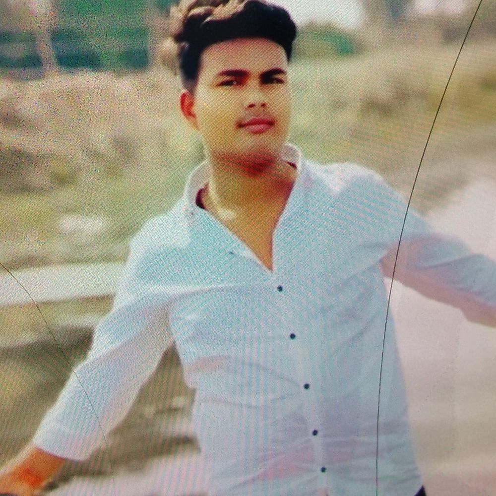 जालौन में वाहन ने बाइक को मारी टक्कर:झांसी में इलाज के दौरान तोड़ा दम, पुलिस चालक की तलाश में जुटी