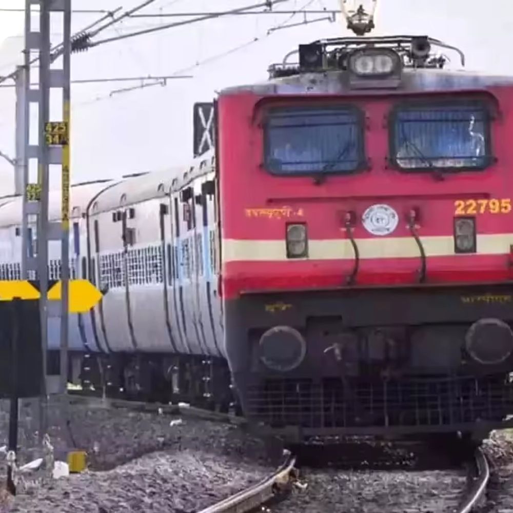 मालदा टाउन-उधना के बीच चलेगी होली स्पेशल ट्रेन:उत्तर मध्य रेलवे का फैसला, प्रयागराज-छिवकी में भी होगा ठहराव