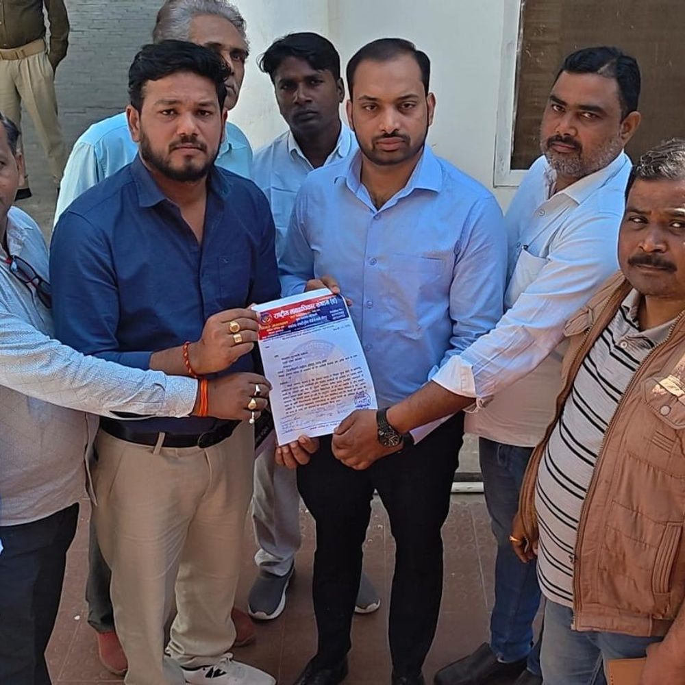 यूपी में बढ़ रहे जमीन विवाद, अवैध कब्जे:जौनपुर से मुख्यमंत्री को भेजा ज्ञापन, DM को जल्द समाधान की अपील