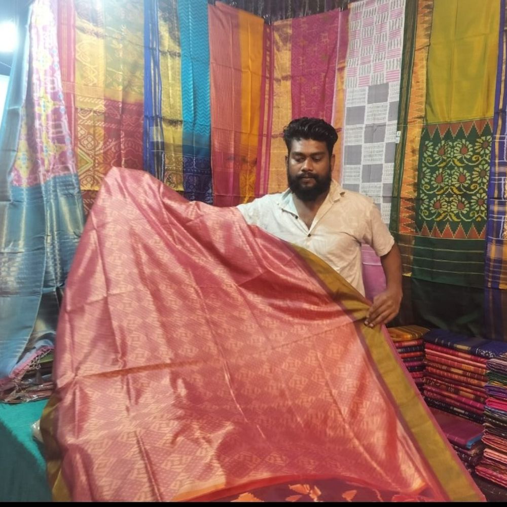 चारबाग के रविंद्रालय में 14 दिवसीय सिल्क-हैंडलूम एक्सपो शुरू:एमएसएमई मंत्री राकेश सचान करेंगे उद्घाटन, 2 मार्च तक चलेगा आयोजन