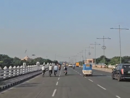 लखनऊ में फरवरी में 5 डिग्री बढ़ा पारा:दिन के साथ रात में भी बढ़ी गर्मी, अब 30 डिग्री के ऊपर जाएगा पारा