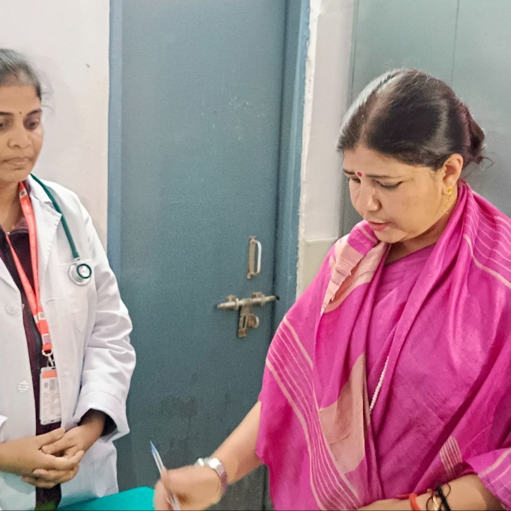 महिला आयोग की उपाध्यक्ष ने अस्पताल का किया निरीक्षण:सरकार द्वारा चलाई जा रही जनकल्याणकारी योजनाओं के बारे में किया गया जागरूक