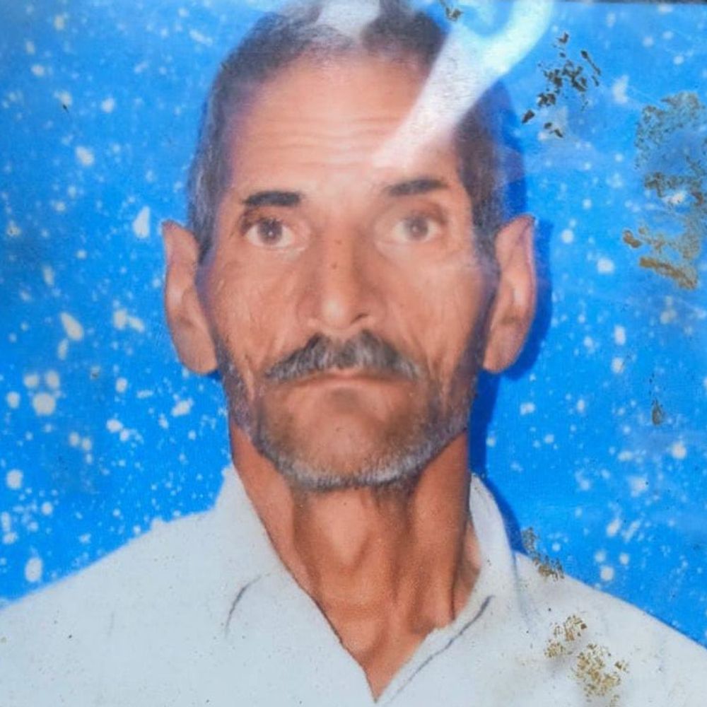 संभल में बुजुर्ग ग्रामीण की सड़क हादसे में मौत:बेटे को ईंट भट्टे पर खाना देने जाते समय अज्ञात वाहन ने रौंदा