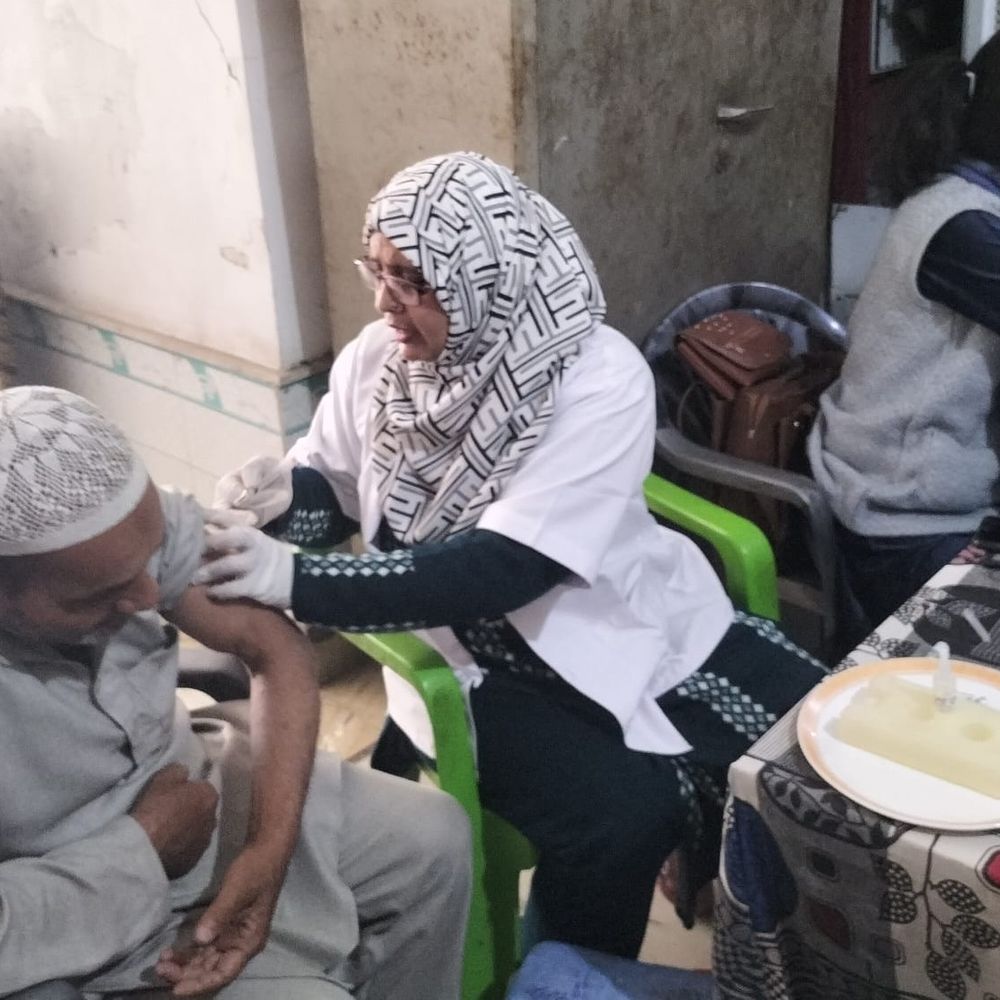 हापुड़ में 190 हज यात्रियों को लगे टीके:सीएमओ और डीएमओ ने हज वैक्सीनेशन कैंप का किया उद्घाटन