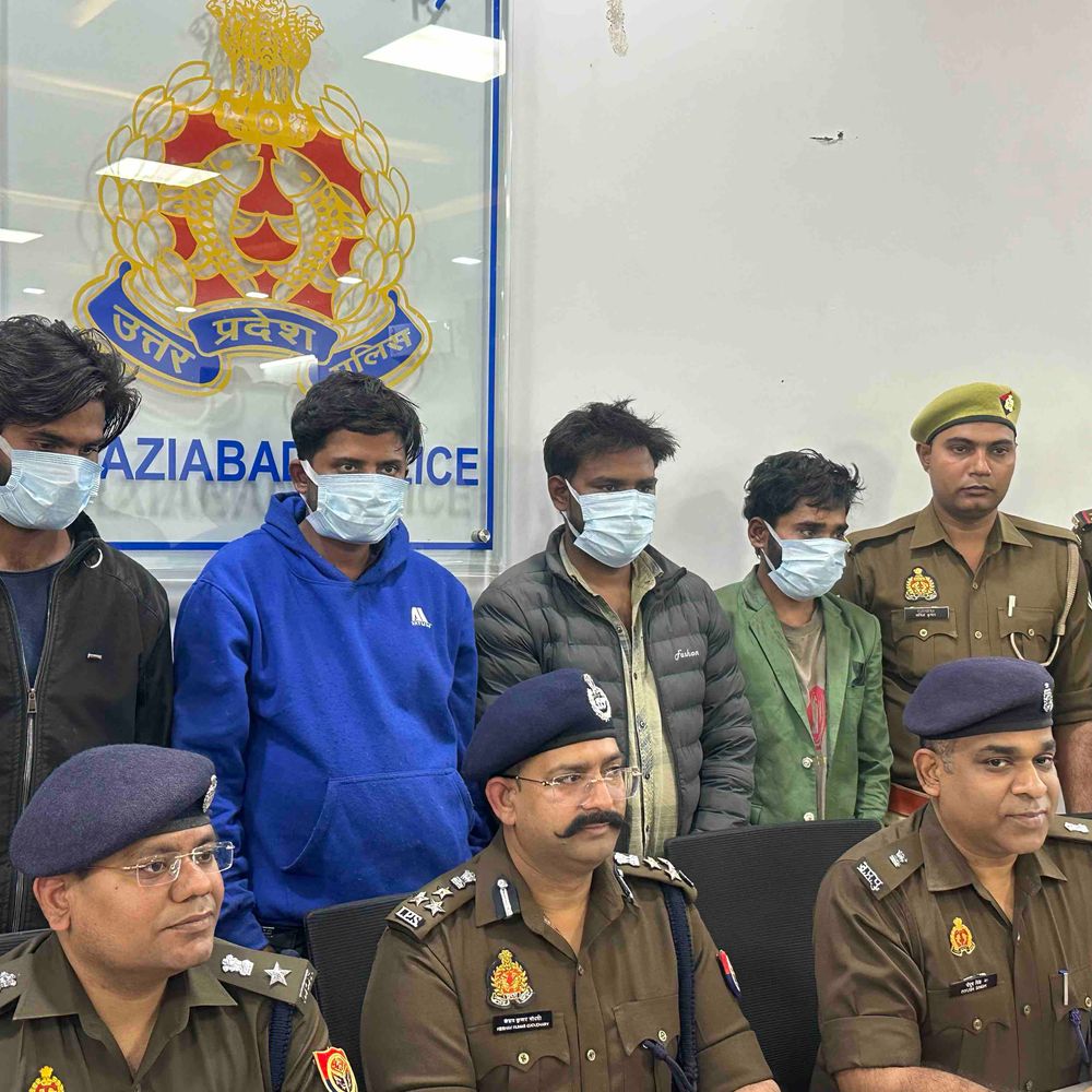 गाजियाबाद में 44 हजार किलो सरिया चोरी गिरोह का भंडाफोड़:इलेक्ट्रॉनिक चिप से धर्मकांटे में हेराफेरी, 4 आरोपी गिरफ्तार
