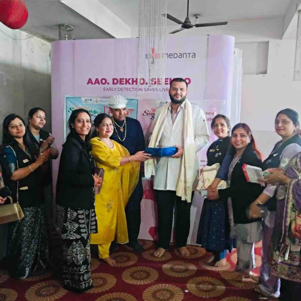 गोरखपुर में JCI स्वराज ने लगाया निःशुल्क स्वास्थ्य शिविर:आठ विशेषज्ञ डॉक्टरों ने की जांच, सैकड़ों जरूरतमंदों को मिला लाभ