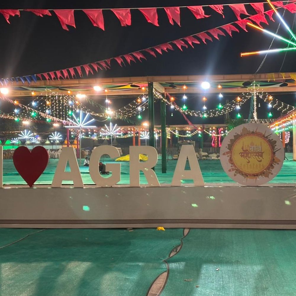 कल से दिखेगा संस्कृति और मनोरंजन का अनोखा संगम:ताज महोत्सव में भक्ति बैंड के साथ होगी कव्वाली नाइट, हंसाएगी कृष्णा की कॉमेडी