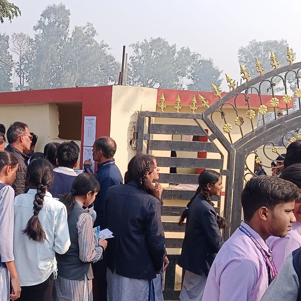 बस्ती में सीबीएसई हाईस्कूल गणित परीक्षा सम्पन्न:5,633 परीक्षार्थी एग्जाम हुए शामिल, सीसीटीवी से निगरानी
