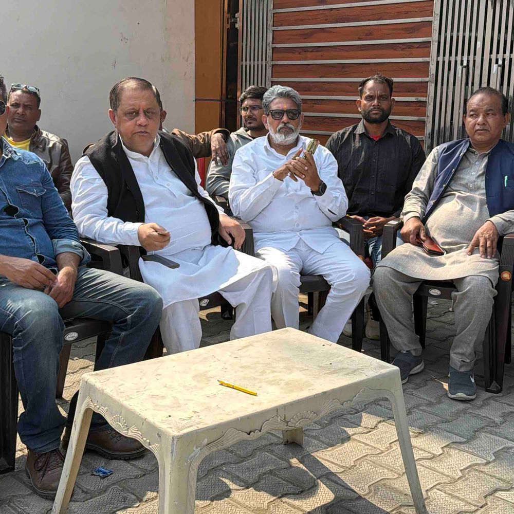 कांग्रेस नेताओं को विधानसभा घेराव से रोका:लखनऊ जा रहे नेताओं को पूर्व विधायक संजय कपूर के आवास पर हाउस अरेस्ट किया