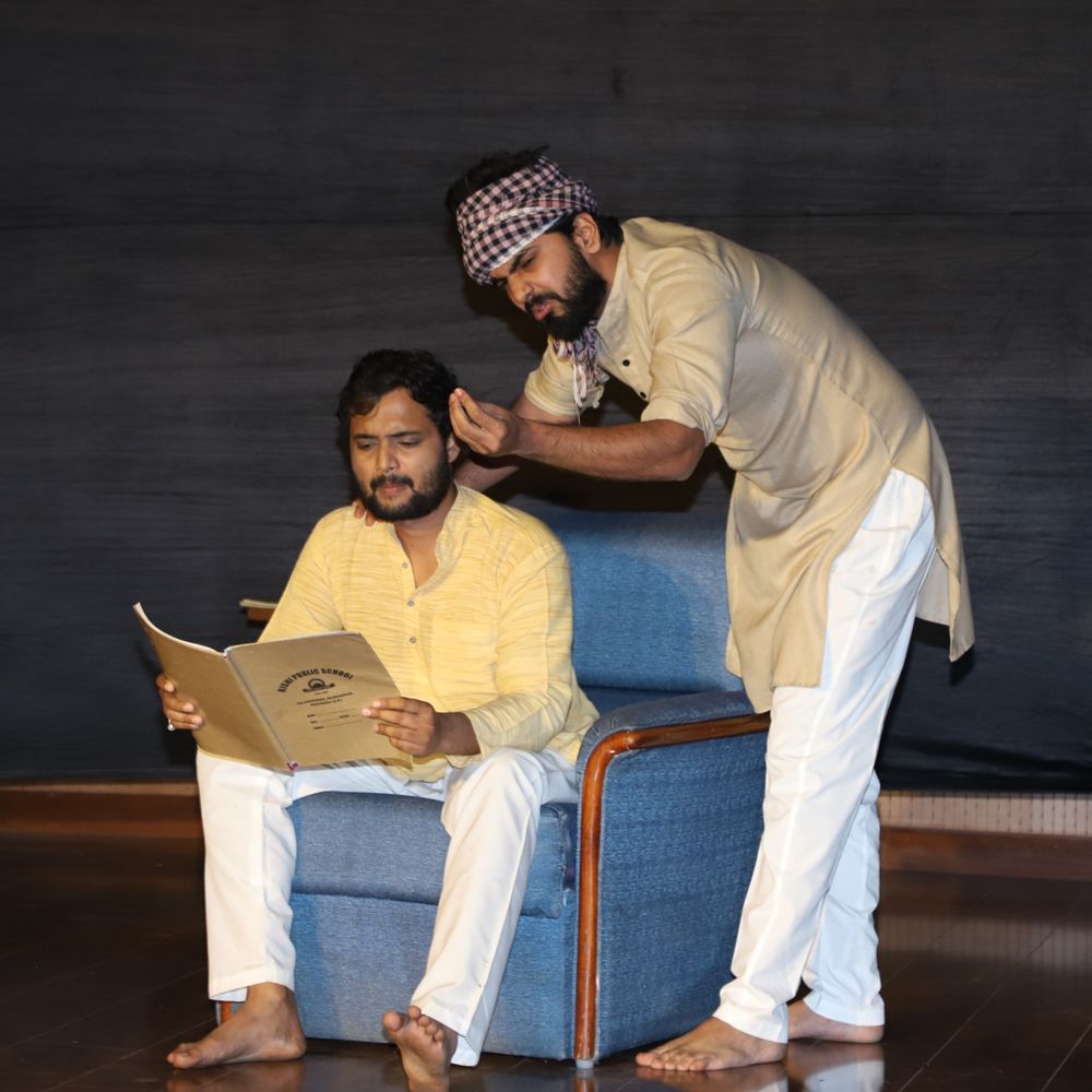 CSJMU में प्रेमचंद की कहानी 'नशा' का मंचन:अमीरी मिलते ही बदला गरीब का व्यवहार; नाटक ने दिखाया सिद्धांतों पर पद-प्रतिष्ठा का असर